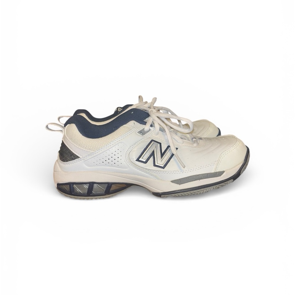 New Balance 806 Women’s White & Navy Sneakers | Size 7.5 | Like New